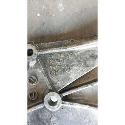  Volkswagen Caddy 1.9 şarj dinamo bağlantı kulağı