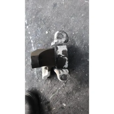 Transporter T5 1.9 sol şanzıman takozu