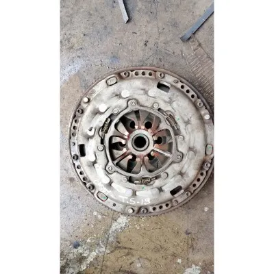 Volkswagen Caddy  1.9 baskı balata  volant seti