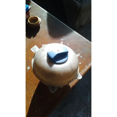 Volkswagen Transporter T5 1.9 tdı motor su bidonu çıkma orjinal