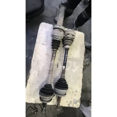 Volkswagen Caravelle sağ sol aks 1.9 tdi çıkma orjinal