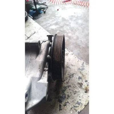 Volkswagen Transporter T4 2.5 tdı power kasnağı çıkma orjinal