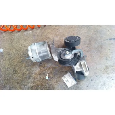 Volkswagen Transporter T4 2.5 tdı çıkma orjinal motor takozu ve motor kayış gergisi