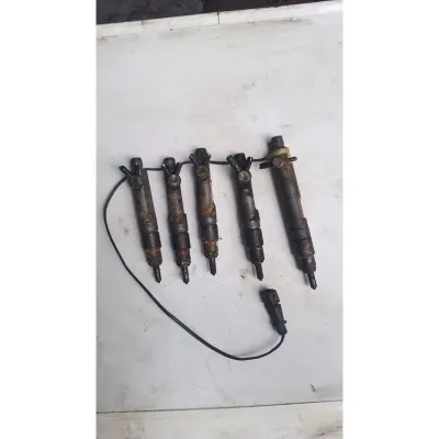 Volkswagen Transporter T4 2.5 tdı çıkma orjinal enjektör takımı