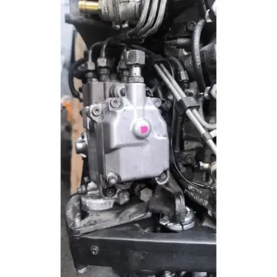 Volkswagen Transporter T5 2.5 TDI mazot pompası çıkma orijinal 
