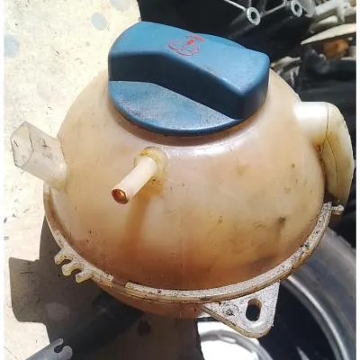  çıkma orjinal motor su bidonu Volkswagen