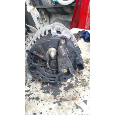 Volkswagen Transporter T4 2.5 tdı çıkma orjinal şarj dinamosu 074903025K