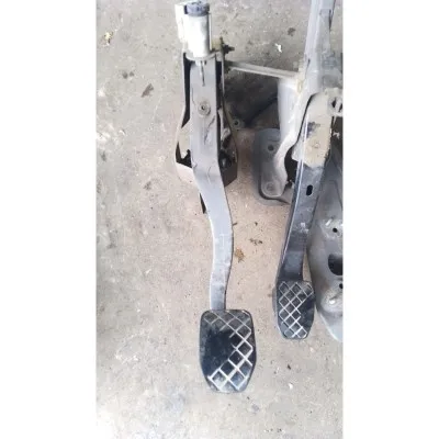 Volkswagen Transporter T5 debriyaj pedalı çıkma orjinal 7H1721059E