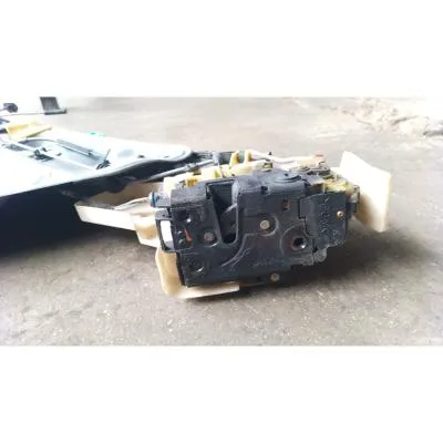 çıkma orjinal sağ arka kapı kilidi 1J0838350A Volkswagen