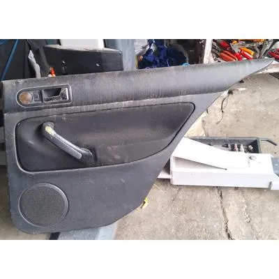  çıkma orjinal sağ arka kapı döşemesi 1j4868116 Volkswagen