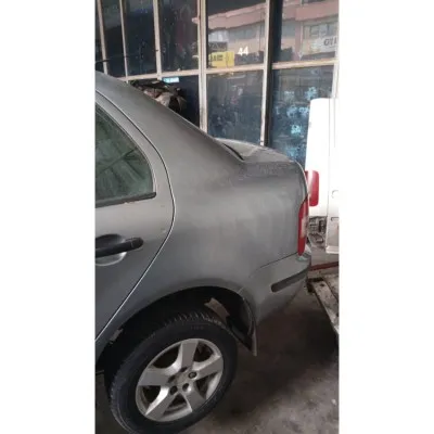 Skoda Fabia 2004 model çık orijinal sol arka çamurluk