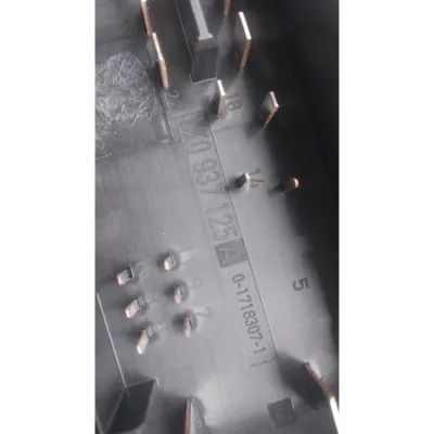 vw caddy çıkma sigorta tablası sigorta kutusu sigorta paneli 1k0937125a , 1k0 937 125 a