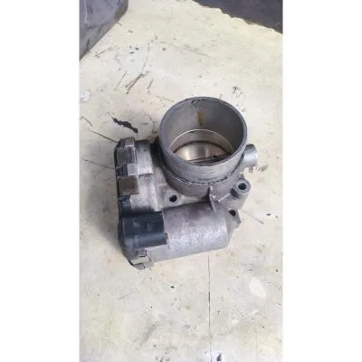 1.8T elektrikli gaz kelebeği çıkma orjinal 06B133062B Volkswagen