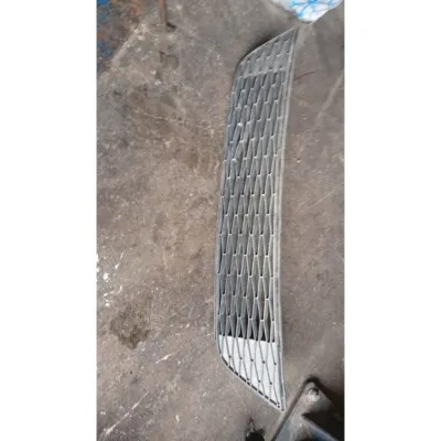 2014 Toledo SEAT çıkma orijinal ön tampon orta ızgarası