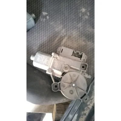 6R0959812AA vw polo sağ arka kapı cam motoru