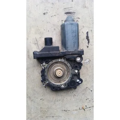 volkswagen polo hatchback sağ taraf cam motoru çıkma orjinal 6N3959802C