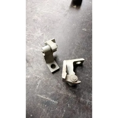 2014 Seat Toledo sağ alt üst ön kapı menteşesi