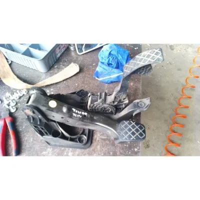 2014 model Volkswagen Polo Seat Toledo ve Skoda rapid Çıkma orjinal gaz ve fren pedalı 6R1721503H