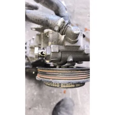 Volkswagen Passat 1.8 ADR motor direksiyon pompası 