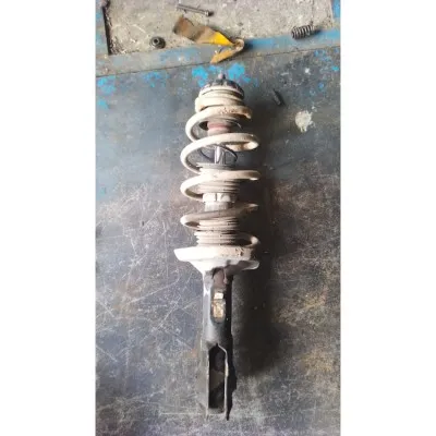 95-98 model Volkswagen Polo sol ön amortisör Ve helezon yayı çıkma orjinal