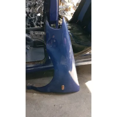 98 Polo hatchback sol ön hatasız mavi renk çamurluk