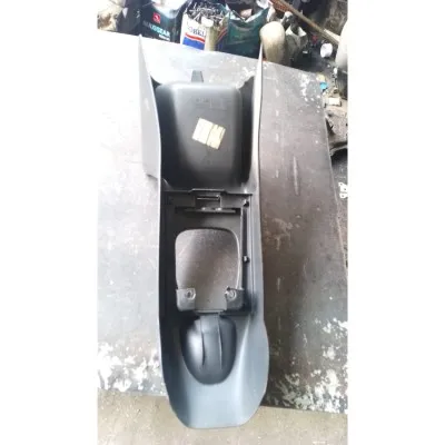 95 model Polo hatchback vites konsolu çıkma orijinal