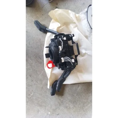 Skoda SuperB airbag sargısı çıkma orjinal 5Q1953569J Skoda SuperB sinyal kolu silecek kolu çıkma orjinal 5Q1953521JE