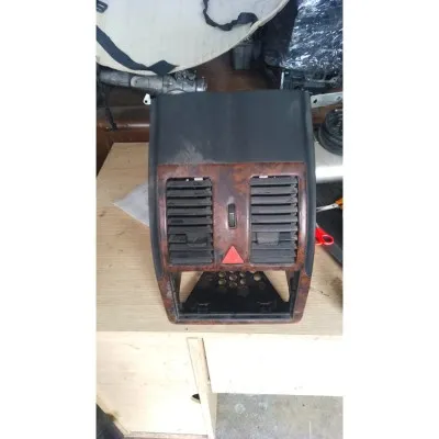 97-01 model Volkswagen Polo classıc Orta üfleme ızgarası çıkma orjinal 6N0858069C