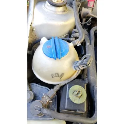 1998 2000 Volkswagen Bora motor su bidonu