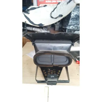 97-01 model Volkswagen Polo classıc Orta üfleme ızgarası çıkma orjinal 6N0858069C