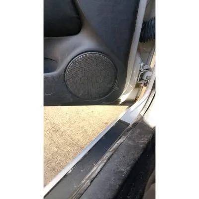 1998-2000 model Volkswagen Bora kapı kapı hoparlörü