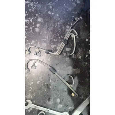 Volkswagen Transporter T4 25 TDI motor enjektör boruları  Volkswagen