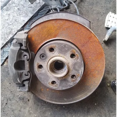 Volkswagen Transporter T5 2.5 tdı 130 luk sol ön taşıyıcı çıkma orjinal