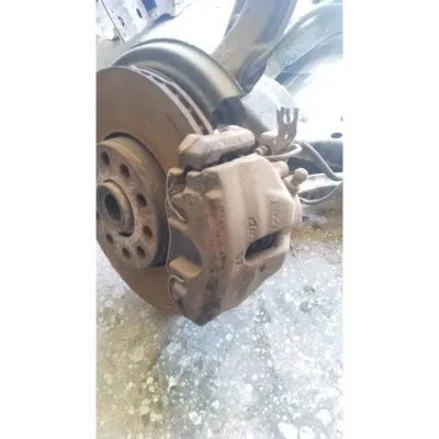 Volkswagen Passat B5.5 sol ön fren merkezi çıkma orjinal