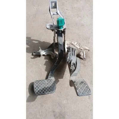 Volkswagen Passat B5 buçuk çıkma orijinal otomatik gaz fren pedalı