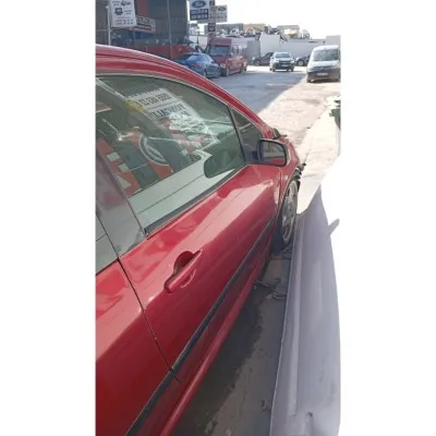 Peugeot 307 2002 model çıkma orijinal sağ ön kapı kırmızı renk