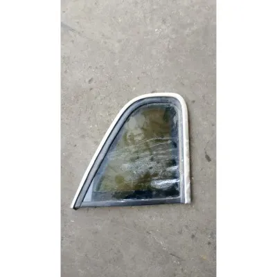 Passat B5.5 sol arka kelebek camı nikelajlı