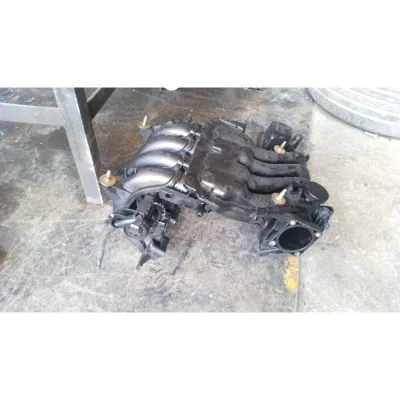 Volkswagen bora 1.6 benzinli Akl emme manifoldu çıkma orjinal