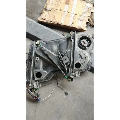 Seat Toledo sol ön cam krikosu