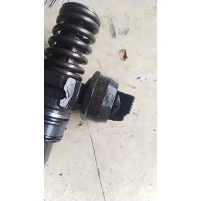 Volkswagen Transporter T5 1.9 tdı enjektör takımı çıkma orjinal 038130073AG