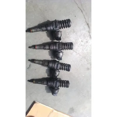 Volkswagen Transporter T5 1.9 tdı enjektör takımı çıkma orjinal 038130073AG