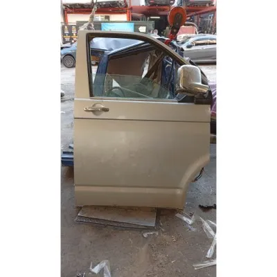 Volkswagen Transporter T5 çıkma orjinal sağ ön kapı dolu