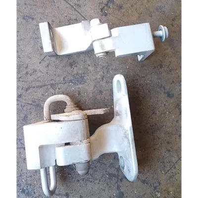 Volkswagen Transporter T5 2.5 tdı çıkma orjinal sağ ön kapı alt üst menteşesi