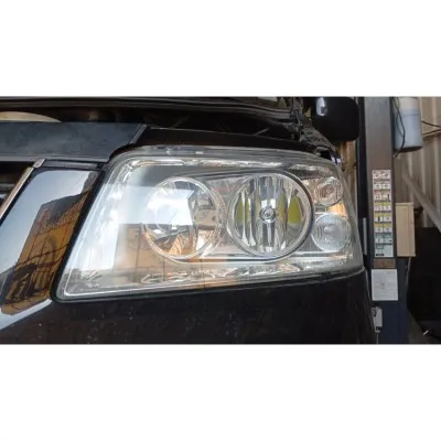 Volkswagen Transporter T5 sol ön far