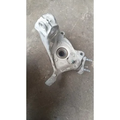 Volkswagen Golf 8 Skoda superb çıkma orijinal sağ taşıyıcı