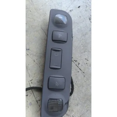 Audi A4 arka tavan lambası 8d0947111aa