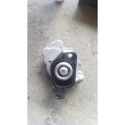 Volkswagen Transporter T4 2.4 ve 2.5 Volkswagen volt LT 35 2.5 TDI çıkma orjinal fren vakumu