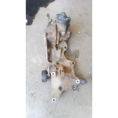 Volkswagen Passat B6 ve B7 2.0 TDI CBA motor çıkma orjinal klima ve şarj braketi