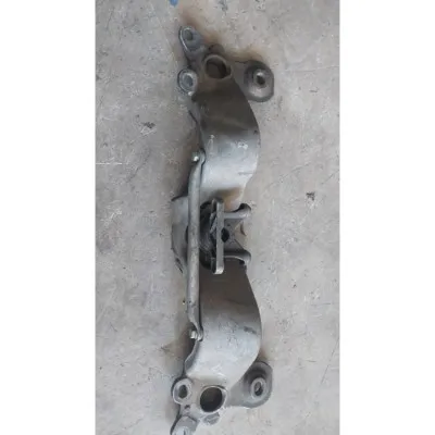Audi A4 B6 b7 multronic cvt şanzıman arka bağlantı kulağı şanzıman sehpası çıkma 8e0399263sab
