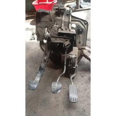 Volkswagen T4 2 5 TDi çıkma orijinal pedal takımı